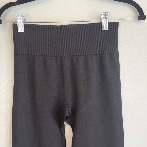 PINK Victoria Secret Women Black Seamless Ribbed Pull-On Stretchy Leggings Small - Picture 3 of 9